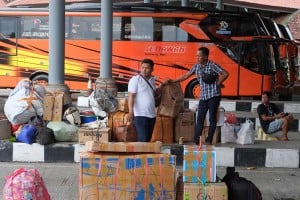 Terminal Mengwi di Bali Mulai Dipadati Warga Yang Mudik Lebih Awal