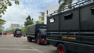 Jelang Pengesahan RUU TNI, Pasukan Brimob Mulai Berjaga di Gedung DPR