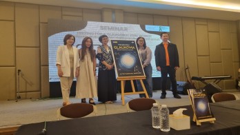 "Menghadapi Glaukoma: Sebuah Perjalanan Harapan" Karya Rini Sulastiwaty