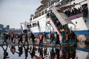 Pemudik Mulai Tiba di Pelabuhan Tanjung Emas Semarang