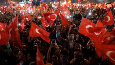 Politik Turki Kacau: Akses Internet Dibatasi hingga Seruan "Erdogan Diktator"