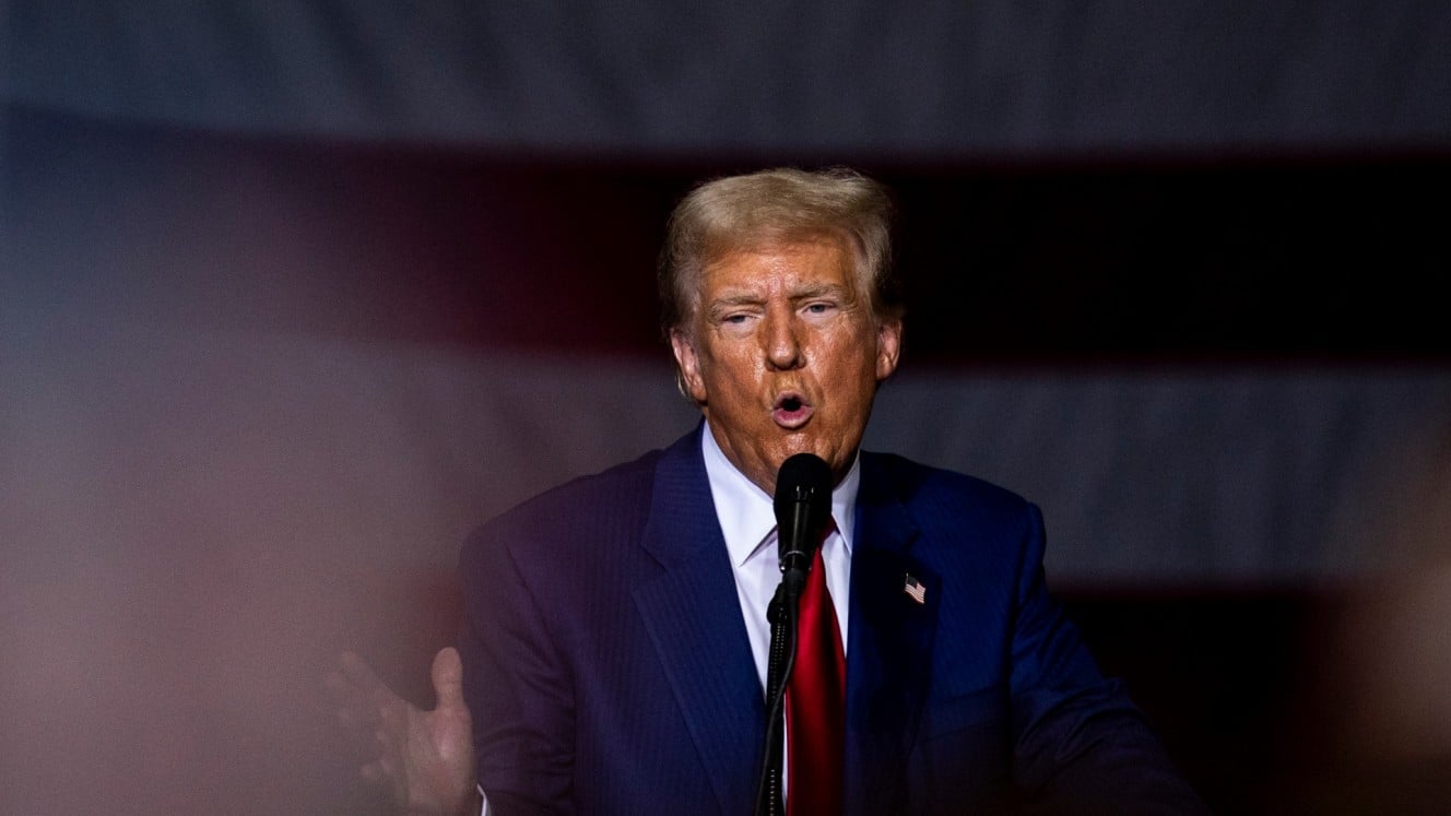 Presiden AS Donald Trump saat acara kampanye di Alro Steel di Potterville, Michigan, AS, Kamis (29/8/2024). Bloomberg/Emily Elconin.