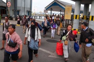 Suasana Mudik Awal di Pelabuhan Ketapang Banyuwangi