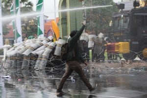 Unjuk Rasa Menyikapi UU TNI di Surabaya