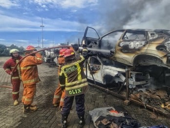 100 Mobil Chery Ludes Terbakar di Bekasi, Berapa Kerugiannya?