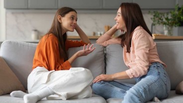 Tips Parenting, Cara Mendidik dan Berkomunikasi dengan Anak Remaja