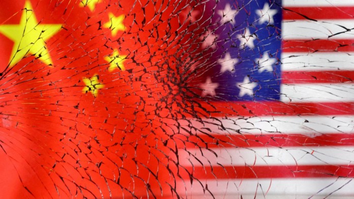 Beda Strategi Indonesia dan China Menghadapi Ancaman Perang Dagang AS