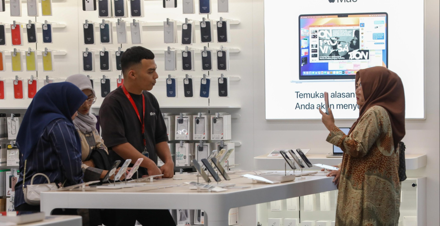 Berkah Emiten Ritel ERAA, BELI & MAPI dari Kepastian Penjualan iPhone 16