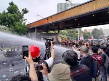 Polisi Terjunkan 1.824 Personel Kawal Demo Tolak RUU TNI di DPR
