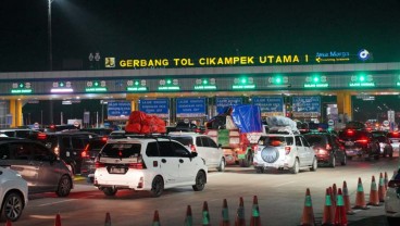Kendaraan Keluar Jakarta ke Arah Tol Trans Jawa Tembus 79.045