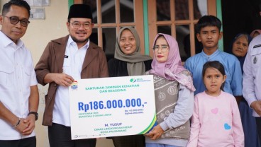 BPJS Ketenagakerjaan Palembang Serahkan Santunan Kematian dan Beasiswa Rp225 Juta