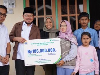 BPJS Ketenagakerjaan Palembang Serahkan Santunan Kematian dan Beasiswa Rp225 Juta
