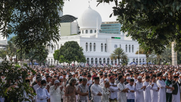 Salat Idulfitri di Masjid Al Azhar Jakarta