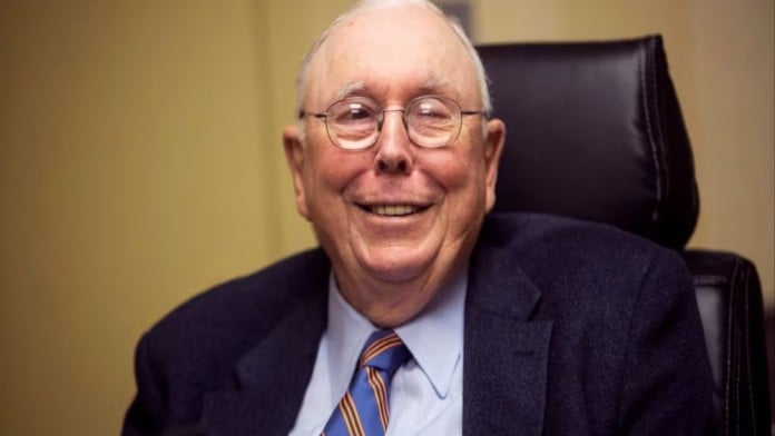 Rahasia Charlie Munger Mitra Warren Buffett yang Gemar Minum Soda Hingga Usia 99 Tahun