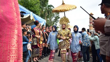 Tradisi Midang Bebuke Semarakkan Hari Raya Idulfitri di Kayuagung OKI
