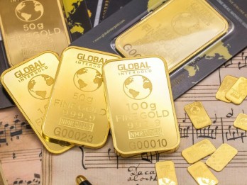 Harga Emas Terkoreksi Usai Pengumuman Tarif Trump Picu Aksi Jual Investor