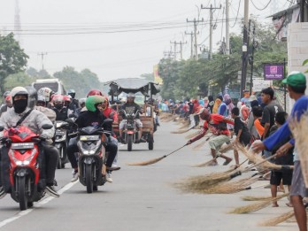 Pantura Cirebon Mengular, Antrean Kendaraan hingga 4,5 Kilometer!