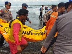 Tim SAR Temukan Korban Terseret Arus di Pantai Barat Pangandaran