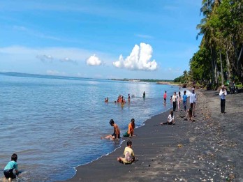 Kunjungan Wisatawan ke Pantai Sunrise Land Lombok Timur Selama Libur Lebaran Turun Drastis
