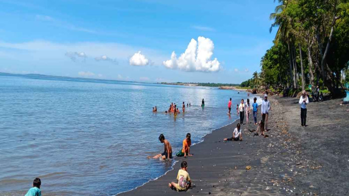Kunjungan Wisatawan ke Pantai Sunrise Land Lombok Timur Selama Libur Lebaran Turun Drastis