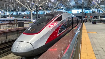 KCIC Catat 280.000 Tiket Kereta Cepat Whoosh Terjual Selama Libur Lebaran 2025