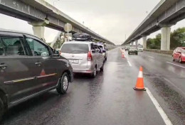 H+6 Lebaran, Polri Terapkan Contraflow Satu Lajur dari KM 70-KM 47 Tol Japek
