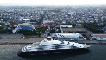 Kapal Pesiar Scenic Eclipse II Sandar di Makassar, Bawa 177 Wisatawan Asing