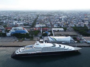 Kapal Pesiar Scenic Eclipse II Sandar di Makassar, Bawa 177 Wisatawan Asing