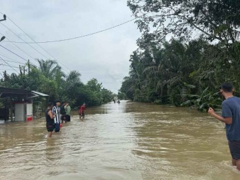 Banjir di Tungkal Jaya, Kendaraan Macet Menumpuk hingga Sebabkan Macet 20 KM