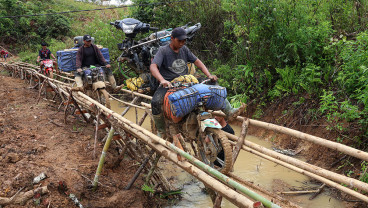 Pembangunan Jalur Alternatif Akibat Jalan Rusak Parah