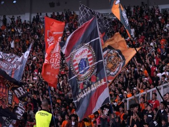 Persija vs Persebaya Pecahkan Rekor Penonton Terbanyak Liga 1 2024-2025