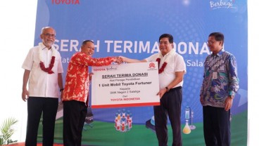 Tingkatkan Kualitas Pendidikan Vokasi, TMMIN Donasikan Fortuner ke SMK di Salatiga