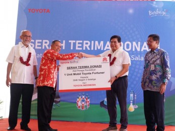 Tingkatkan Kualitas Pendidikan Vokasi, TMMIN Donasikan Fortuner ke SMK di Salatiga