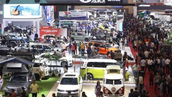 Penjualan Mobil Terjegal Pelemahan Daya Beli