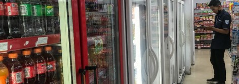 Tren Penjualan Eceran Melambat kala Warga Berburu Emas