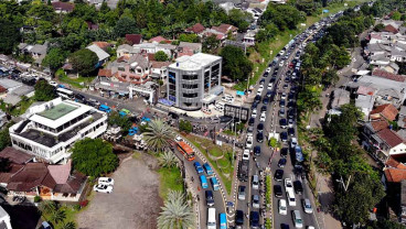 Jalur Puncak Padat Saat Libur Panjang Paskah dan Akhir Pekan