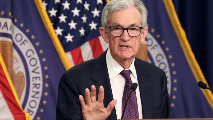 Imbas Tarif Trump, The Fed Beri Kode Tahan Suku Bunga hingga Akhir Tahun