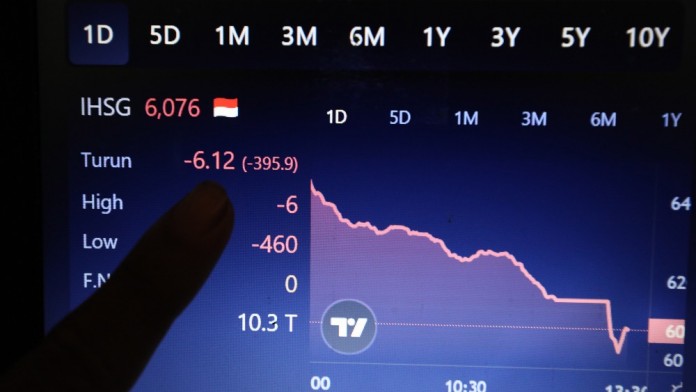 IHSG Diproyeksi Masih Tertekan, Pantau Saham JPFA, JSMR, hingga PTBA