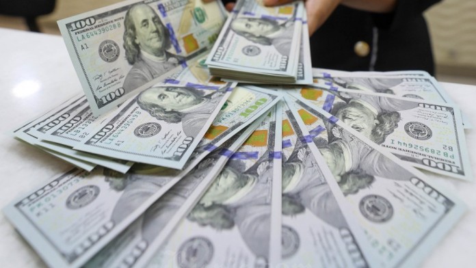 Kurs Dolar AS Lesu Akibat Rencana Trump Utak-atik The Fed