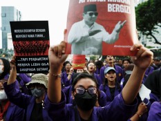 Polisi Terjunkan 1.211 Personel Kawal Demo di Kementerian BUMN hingga DPR