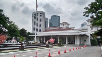 Ternyata Hoaks, Warga Terlanjur Padati Balai Kota Jakarta karena Loker PSSU hingga Damkar