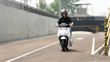 Tinjau Produksi Motor ALVA  di Pabrik Cikarang