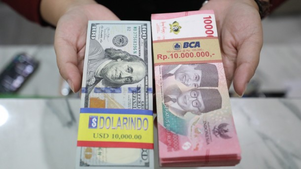 Rupiah Faces Bleak Outlook as Confidence in Fiscal Policy Declines