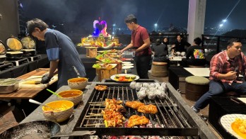 Rooms Inc Semarang Hadirkan BBQ Premium di Lawang Sewu Lounge