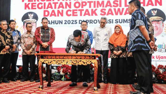 Dukung Swasembada Pangan, Bupati Muba Tandatangani Kontrak SID 2025
