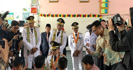 Tinjau Program MBG di Kaltim, Wamendagri Soroti Higienitas, Gizi, dan Transparansi