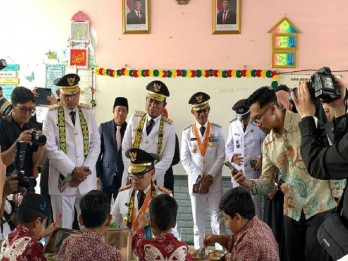 Tinjau Program MBG di Kaltim, Wamendagri Soroti Higienitas, Gizi, dan Transparansi