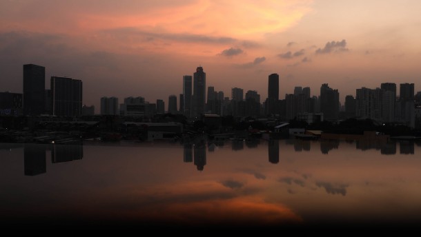Proyeksi Ekonomi RI 2025 Serempak Turun, Target Pemerintah Masih Realistis?