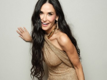 Demi Moore Dinobatkan Wanita Tercantik di Dunia, Ini Alasannya