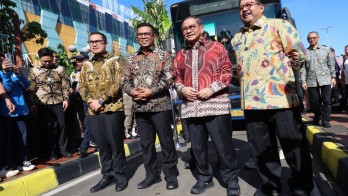 Pramono: Kenaikan Tarif Transjakarta Masih Dikaji